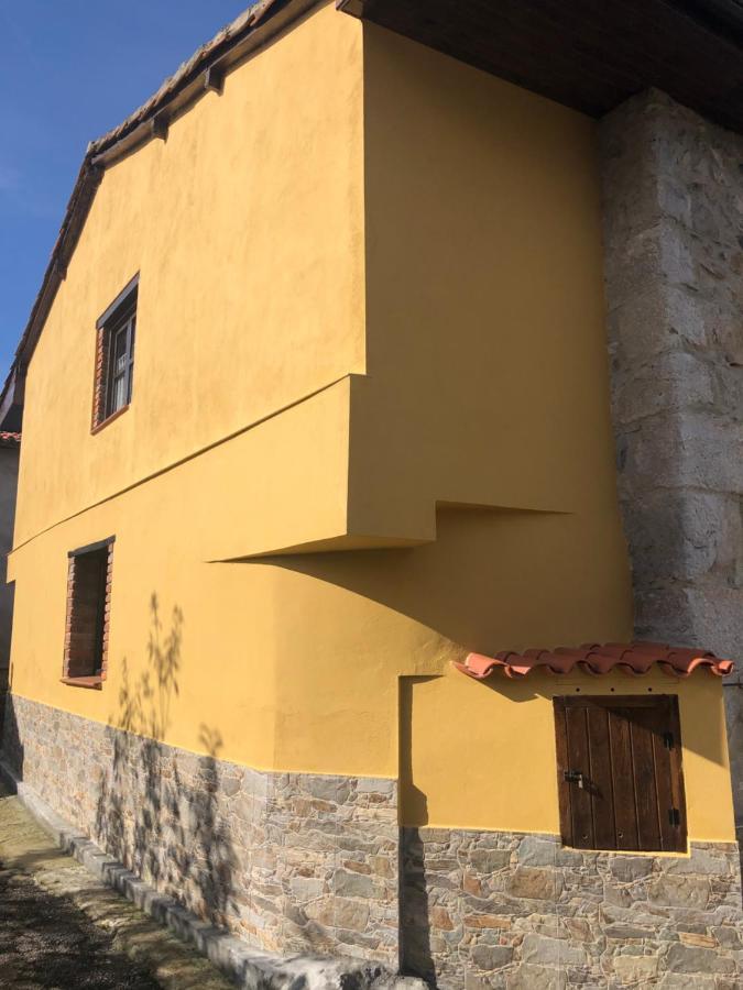Vivienda Vacacional El Navariegu 1 Villanueva de Pria Bagian luar foto